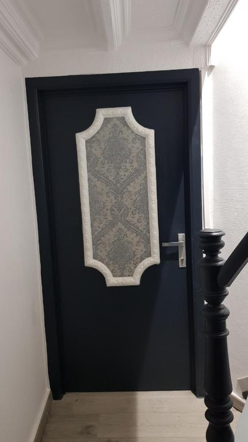 Le Petit Luxembourg Apartment Montignies-sur-Sambre Екстериор снимка