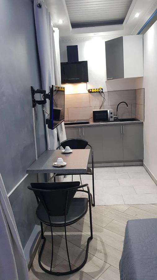 Le Petit Luxembourg Apartment Montignies-sur-Sambre Екстериор снимка