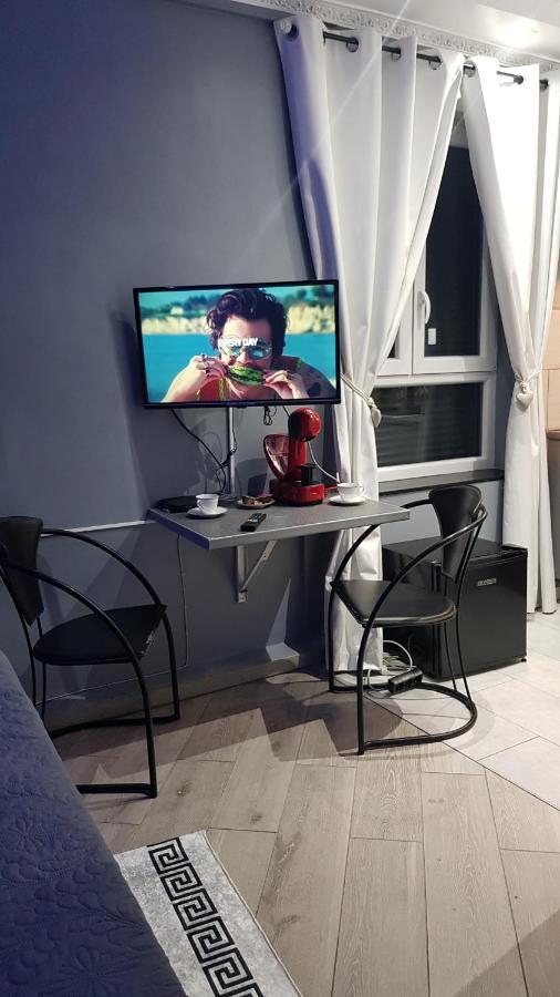 Le Petit Luxembourg Apartment Montignies-sur-Sambre Екстериор снимка