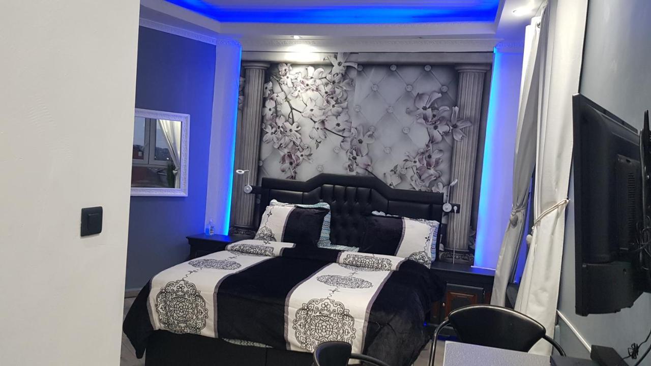Le Petit Luxembourg Apartment Montignies-sur-Sambre Екстериор снимка